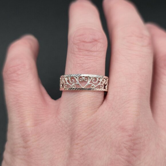 Size 9 Sterling Silver Filigree Pattern Heart Band Ring A6847 - Picture 3 of 8